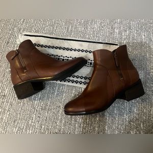Woman’s Cole Haan Boots size 8